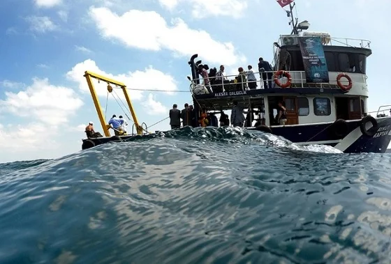 İstanbul kıyıları denizlerde terk edilmiş balıkçı ağlarından temizleniyor. İlk uygulama