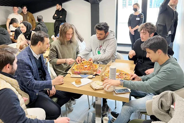 AK Parti İstanbul Milletvekilleri Hulusi Şentürk, Serkan Bayram ve Eyüp