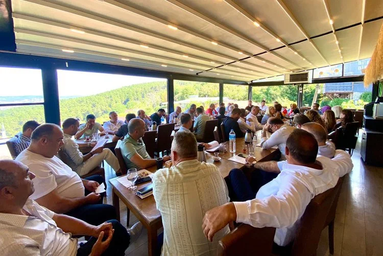 AK Parti Beykoz İlçe Başkanı Özkan Ayduğan, 45 mahalle muhtarıyla