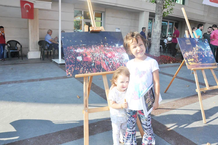 ak 16 sergi 7 q7LDtHIoqB