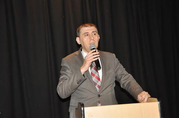 ak dan 16 6 98Mjy c4CW