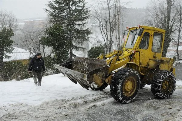 AKOM ekibi görev başında… 2 ak ekepm IGKI16Xnlp