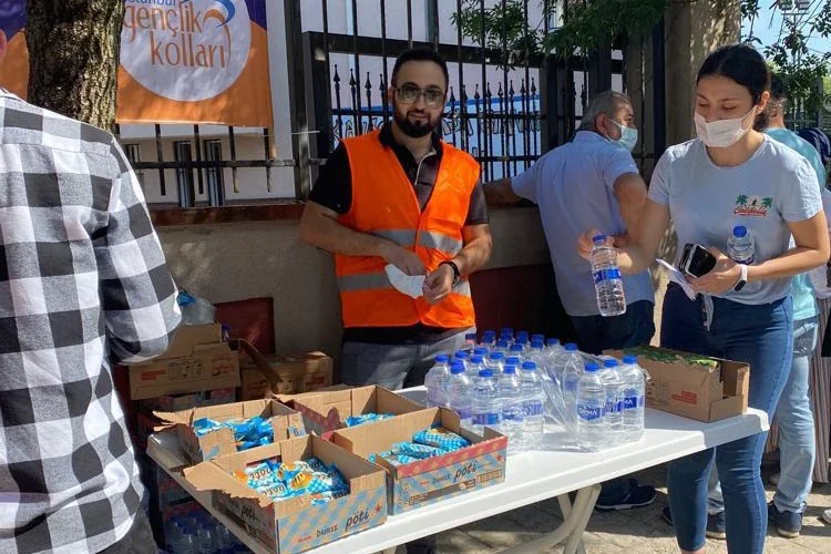 AK Parti Beykoz Gençlik Kolları, sınava girecek öğrenciler için okul