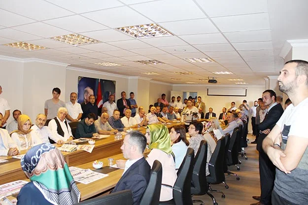 AK Parti İlçe Teşkilatı, Kavacık’ta parti binasında bayramlaştı. AK Parti