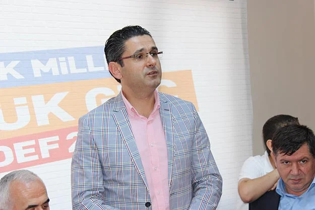 ak part bayr c6euX4cFK5