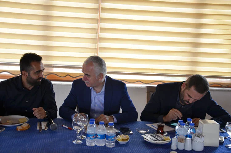 ak parti demokrasi 9 EVEoLKsnLk