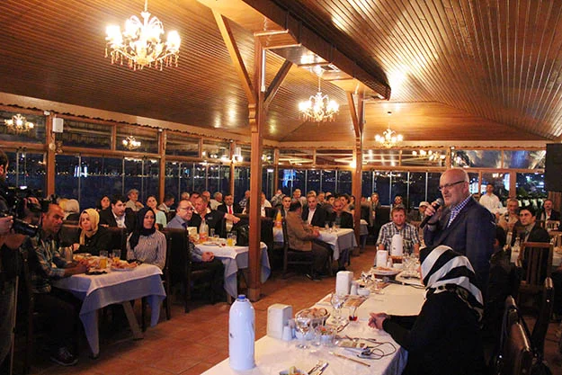 ak parti esnaflarla yola devam ediyor 3 2paLZL1NbI