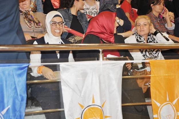 Beykoz AK Parti, teröre lanet etti 8 ak parti sehi lJr7mWWvGO