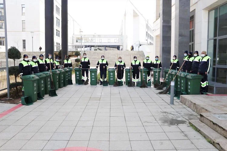 Beykoz sokaklarını akademi mezunları temizliyor 2 akademi 2 fFhIseMt7a