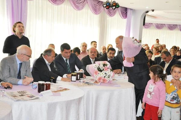 Bu yıl 5.si düzenlenen “Akbaba Kestane Balı Festivali” birçok tanıdık