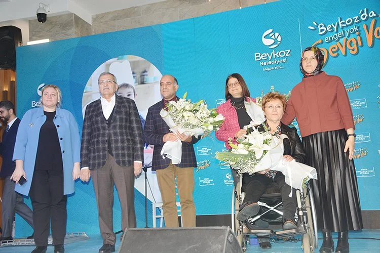 akdem beyk nfE5u7cYkA