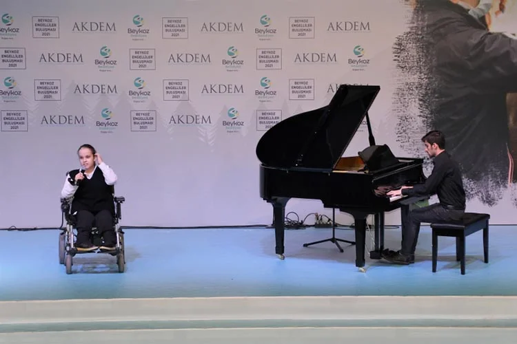 akdem beyk zMH0td82hY