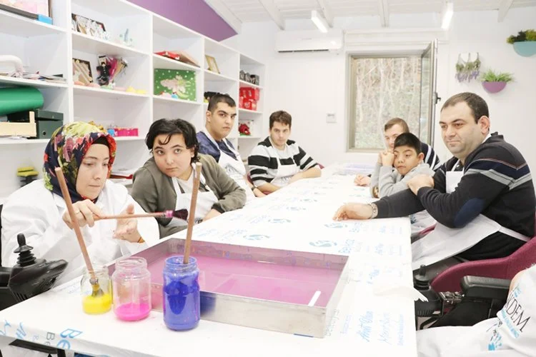 Beykoz’un engelli çocuk ve gençlerine çok özel ilgi 3 akdem beykoz 4 rtkF2X6 lU