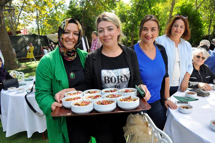 akkadinlarasure 3 serQVq9ONo