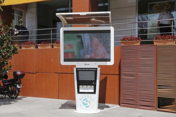 Beykoz'da akülü tekerlekli sandalye kullanan engelli vatandaşlar için Akü Şarj