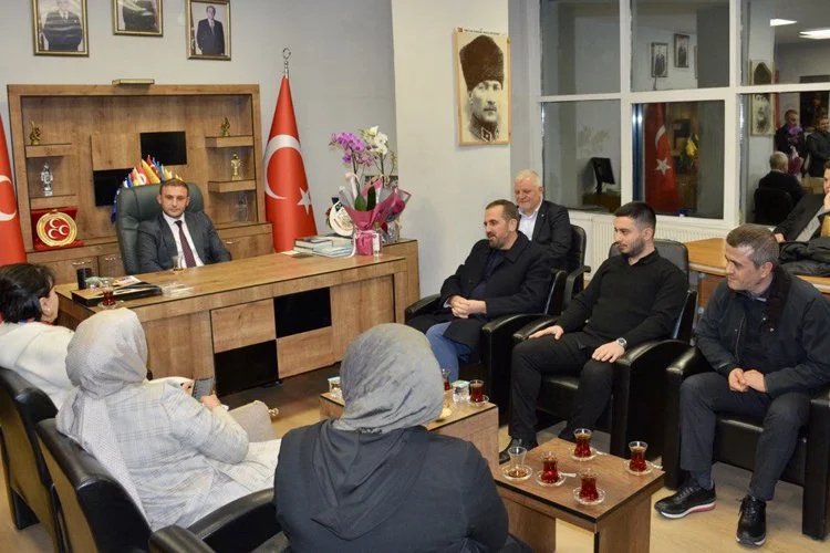 AK Parti Beykoz İlçe Başkanı Hanefi Dilmaç, beraberindeki heyetle birlikte