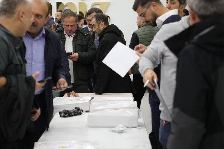 AK Parti'nin başlattığı 'Yüz yüze 100 gün' programı kapsamında Beykoz'da