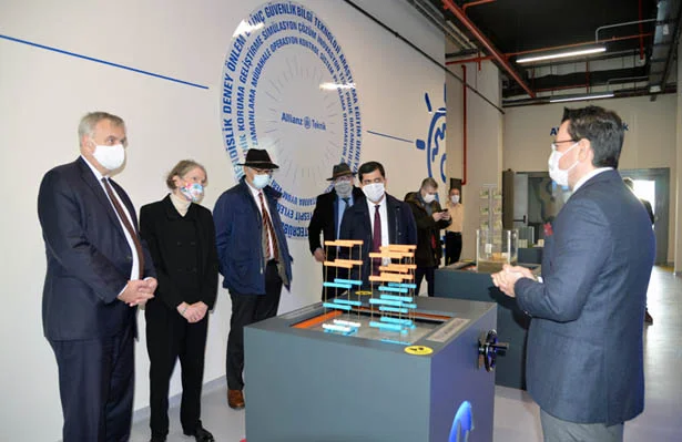 Almanya'nın Türkiye Büyükelçisi Jürgen Schulz, Beykoz'daki Türk-Alman Üniversitesini ziyaret etti.