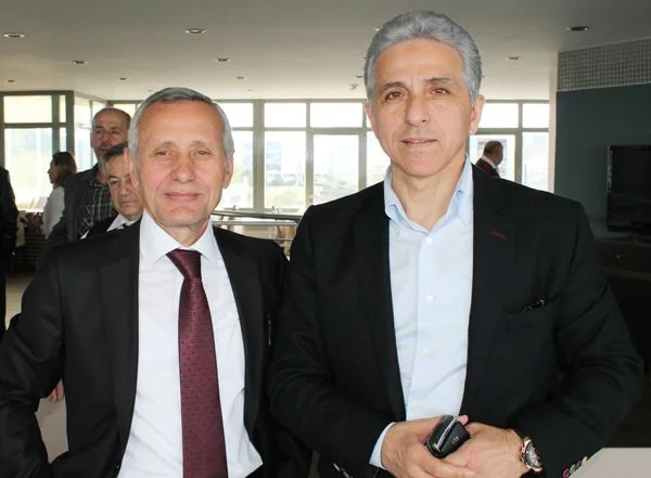 Amatörler Evi'nde medya temsilcilerini ağırlayan İASKF Başkanı Ali Düşmez, amatör