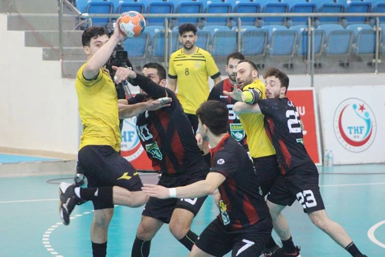 THF Erkekler Hentbol Süper Liginde haftanın zorlu mücadelelerinden birisi THF