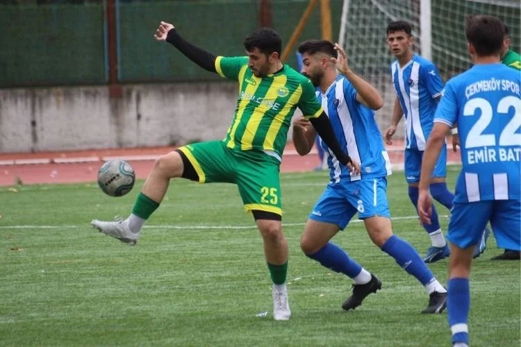 İstanbul Süper Amatör Lig 4. Grubu maçında Anadoluhisarı İdmanyurduspor, evinde