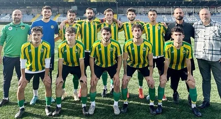 İstanbul Süper Amatör Lig 3. Grubunda üst sıraları ilgilendiren bir