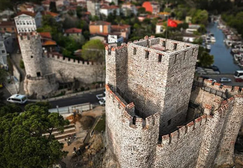 İBB Başkanı Ekrem İmamoğlu, İBB'ye ait Anadolu Hisarı Müzesi'nin 29