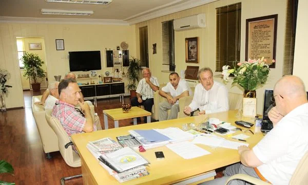 Anadoluhisarı Spor Kulübü’nün başkan ve yöneticileri Beykoz Belediye Başkanı Yücel