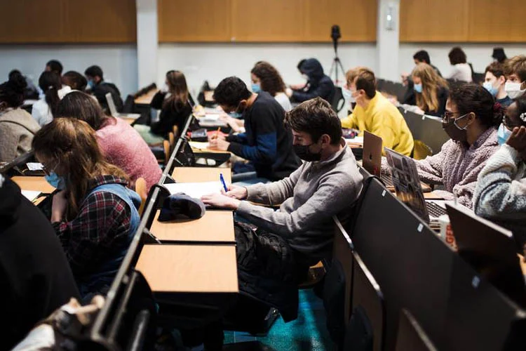 Orthus Araştırma tarafından çeşitli üniversitelerdeki öğrencilere 7 soru yönelterek siyasi