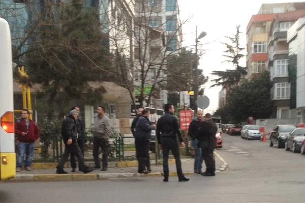 Anketleri manipüle etmek için anketörlerin peşinde koşan aday adaylarına yakın