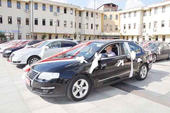 42 çiftin nikah töreni Kıraç’ın muhteşem konseriyle birleşince yaklaşık otuz