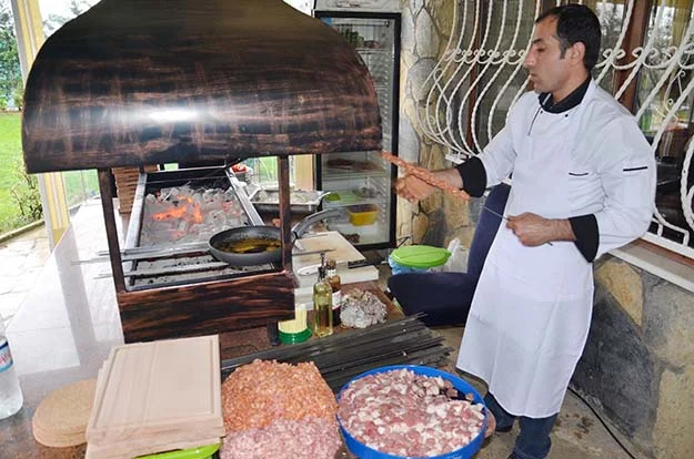 CHP'li Füsun Sökmez'in oğlu Uras Sökmez, Beykoz Riva Yolu'nun 6.