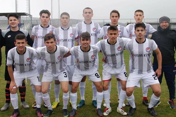 Türkiye Liselerarası Futbol Şampiyonası'nda, Beykoz'u temsil eden TFF Meral-Celal Aras