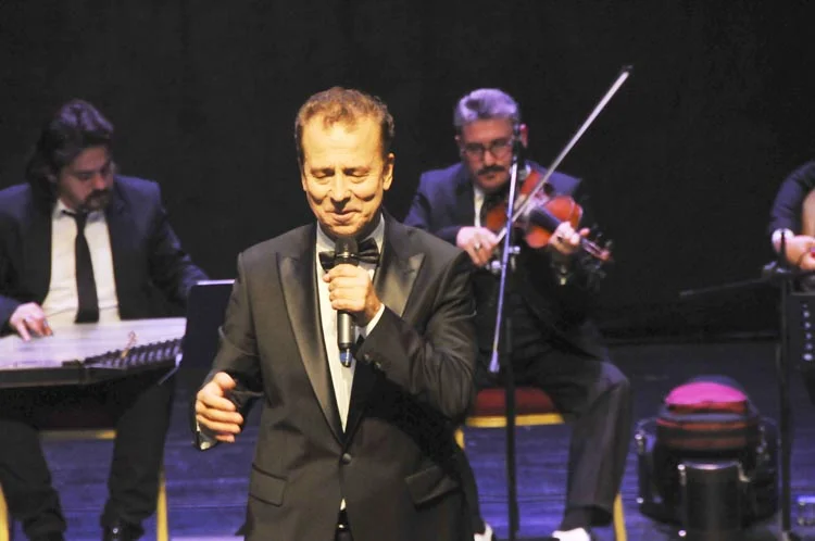 Devlet Sanatçısı Arif Özgülüş, Meşk Zamanı Konseri’nde Türk Müziği’nin en