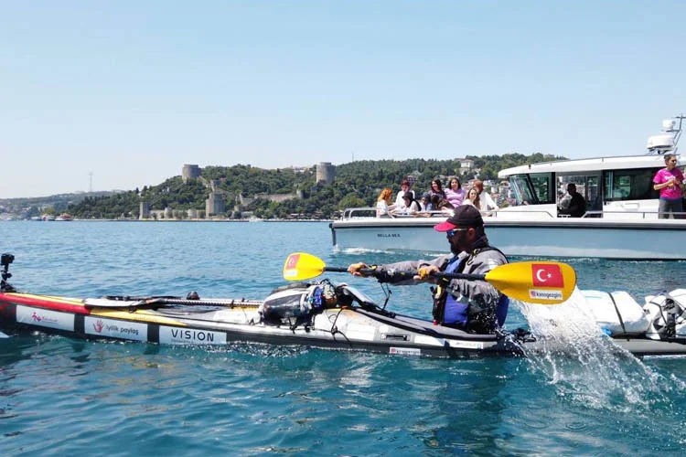 Kız çocuklarının eğitimi için Hopa'dan yola çıkan kano sporcusu Şenol