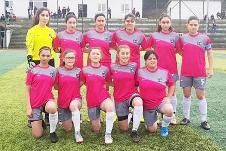 TFF Kadınlar Futbol 3. Lig 2. Grubunda mücadele eden Rüzgarlıbahçespor