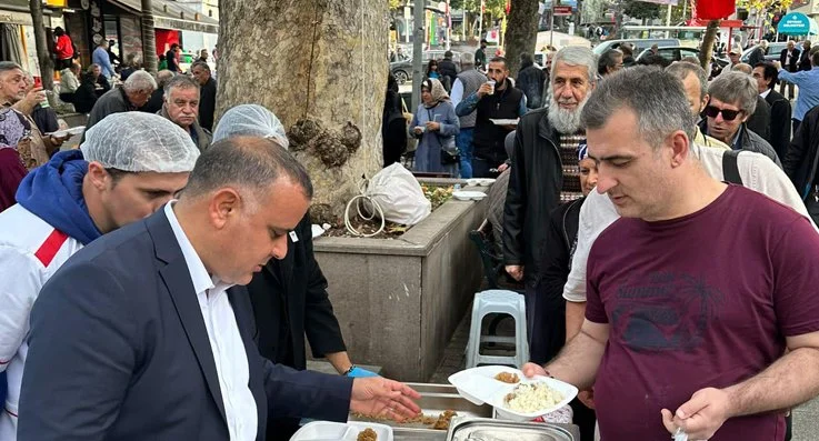 CHP Beykoz'da Atatürk için Kuran okuttu lokma dağıttı 1 ata1 S99qj84Fhn