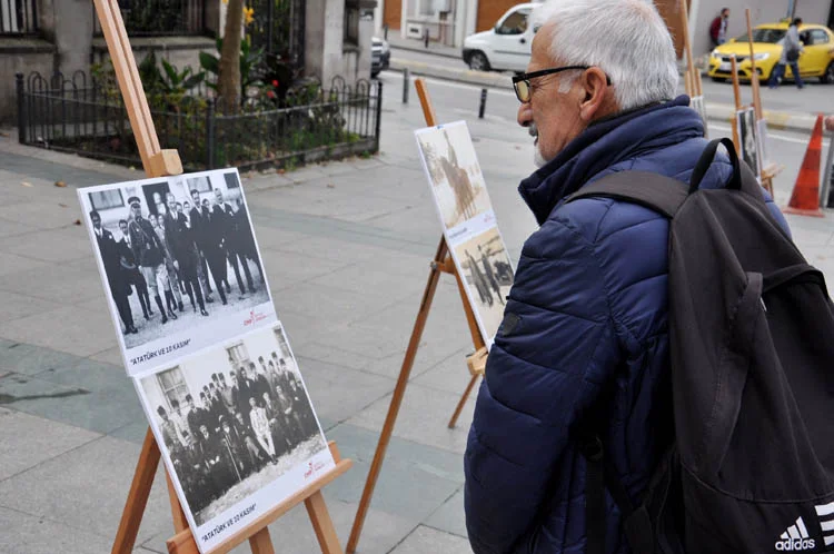 10 Kasım Atatürk’ü anma günü nedeniyle Beykoz Meydanı’nda CHP Beykoz