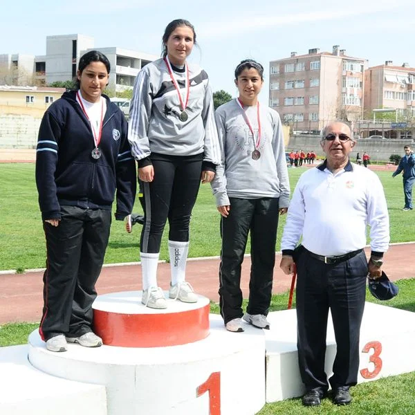 İstanbul genelinde Okullar arası yarışma takviminde yer alan Liselerarası puanlı