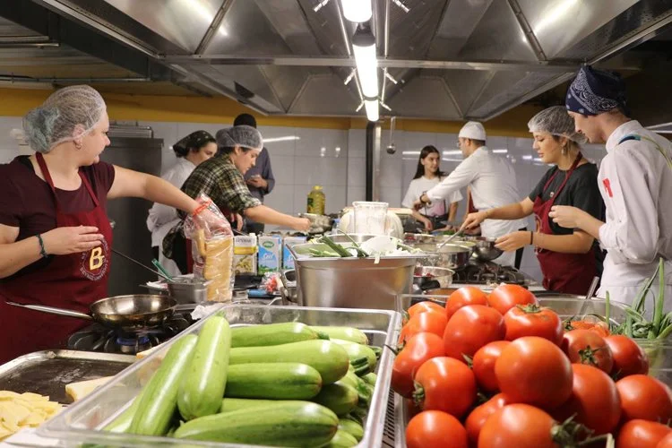 Avrupalı gençlerin Beykoz'daki lezzet şöleni 3 avpdb6 agBCO dPN0