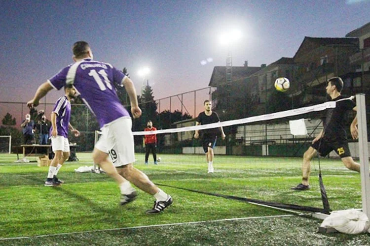 Aytaç Makine'nin sponsorluğunda yapılan Gümüşsuyuspor Ayak Tenisi Turnuvasında şampiyon FC