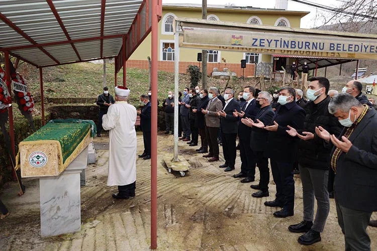 Başkan Murat Aydın’ın annesi ebediyete uğurlandı 3