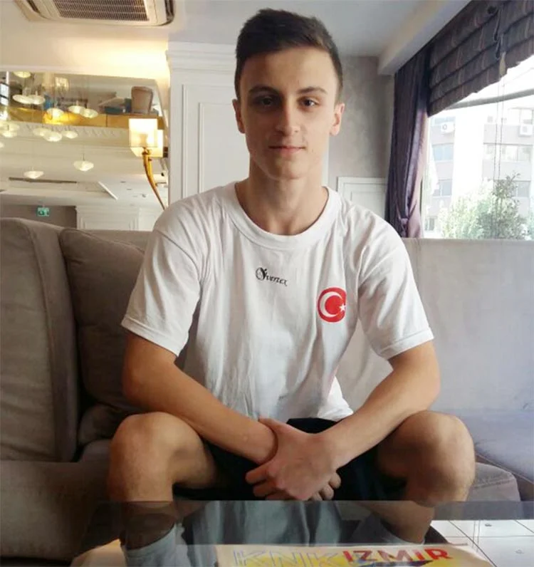 aykan dusme 3 C23WoYbTvP