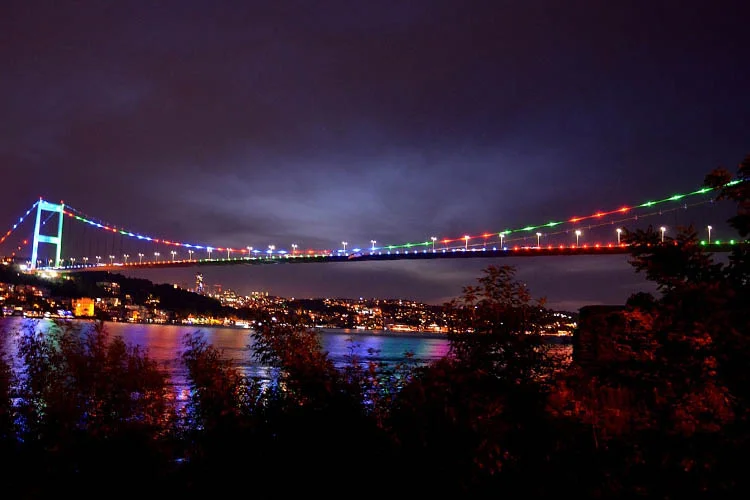 Azerbaycan Demokratik Cumhuriyeti’nin kuruluşunun 101. Yıldönümü Beykoz’da görsel şölenle kutlandı.