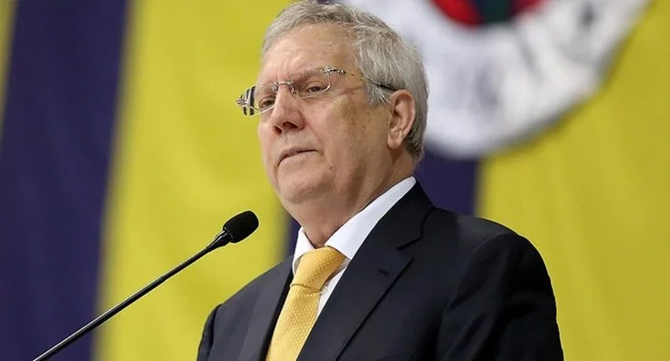 Kongrede Fenerbahçe Başkanlığına aday olacağını açıklayan eski başkan Aziz Yıldırım