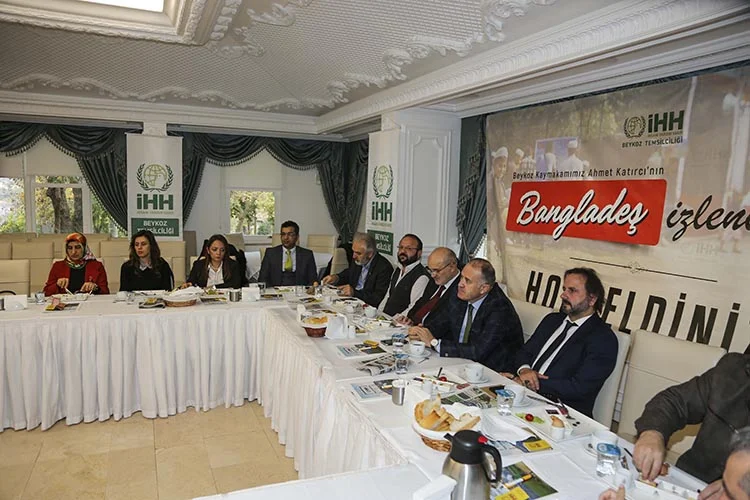 İHH İnsani Yardım Vakfı Beykoz Şubesi yetkilileri, 3 yıllık faaliyet