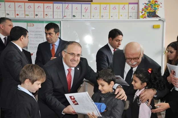 Milli Eğitim Bakanı Avcı Beykoz'da karne dağıttı 5 bakan secili db avci 42 LhFuX1nj0J