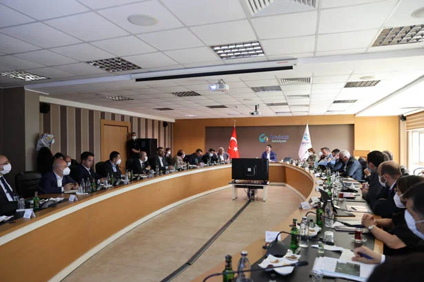 Çevre ve Şehircilik Bakanı Murat Kurum, Beykoz Çayırı'nın 100 m²'lik