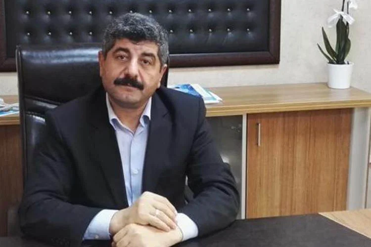 Beykoz Güzelcehisar İlkokulu Müdürü Mehmet Bakır Sarımurat, evinde kalp krizi