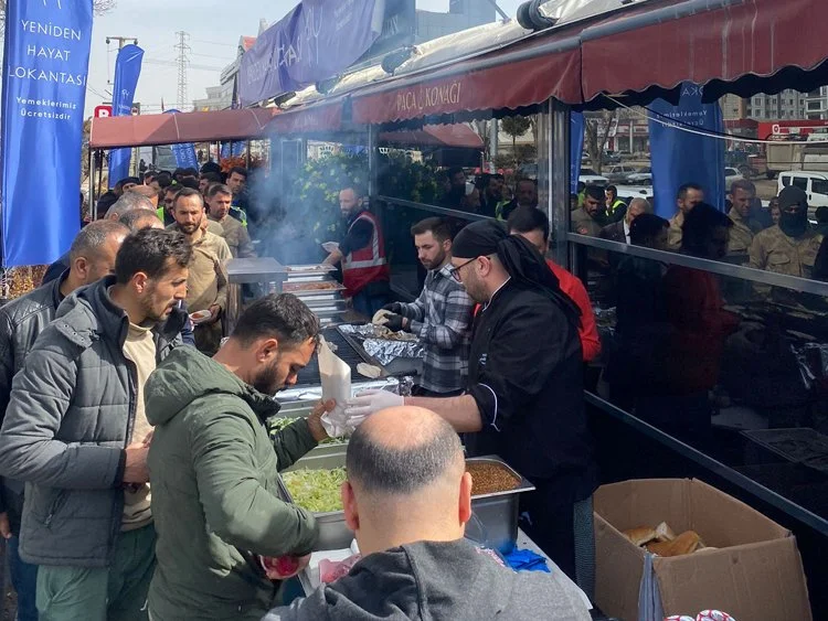 Beykoz'un sevilen balık mekanlarından Beykoz Balık Ekmek depremde yara alan